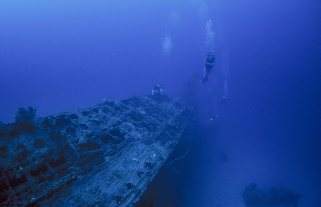 Mergulho no submarino I-169